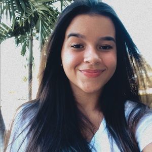 Meet your Posher, Leticia